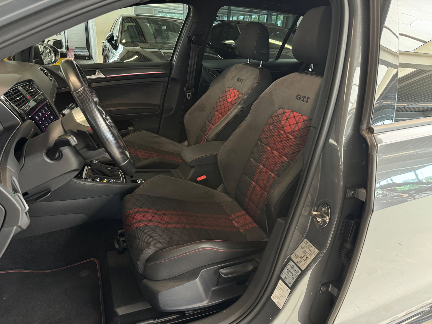 Volkswagen Golf 2.0 TSI GTI TCR Pano|Keyles|Akrapovic|Dynaudio
