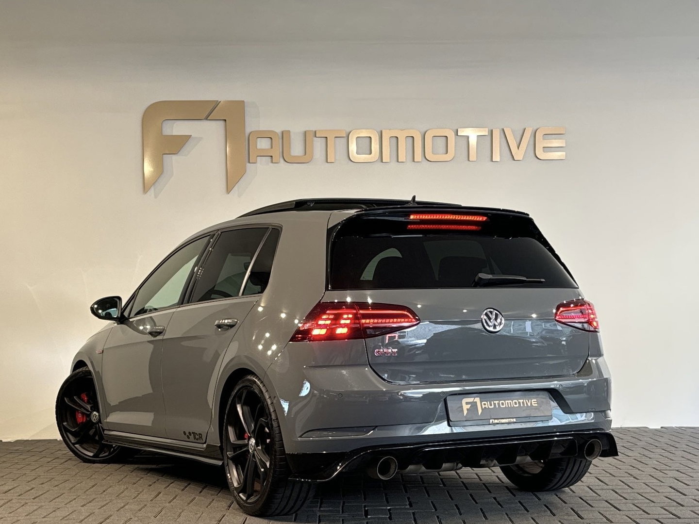 Volkswagen Golf 2.0 TSI GTI TCR Pano|Keyles|Akrapovic|Dynaudio