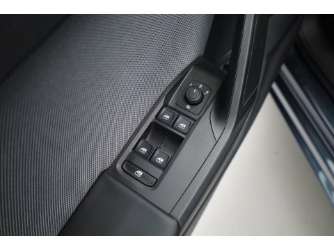 SEAT Leon Sportstourer 1.5 TSI e-Hybrid Style Business Intense | Rijklaar | 102.1%SOH | Dig. Cockpit | Adapt. Cruise | Stoel-Stuurverw. | Camera+PDC | Keyless | NAV+App.Connect | Elek. Klep | 17'' V