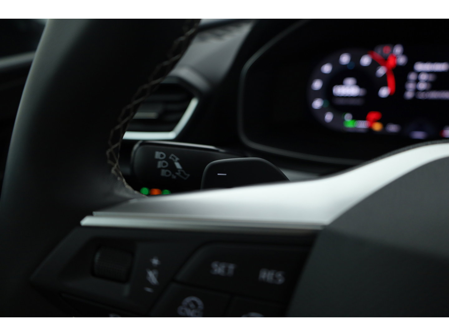 SEAT Leon Sportstourer 1.5 TSI e-Hybrid Style Business Intense | Rijklaar | 102.1%SOH | Dig. Cockpit | Adapt. Cruise | Stoel-Stuurverw. | Camera+PDC | Keyless | NAV+App.Connect | Elek. Klep | 17'' V