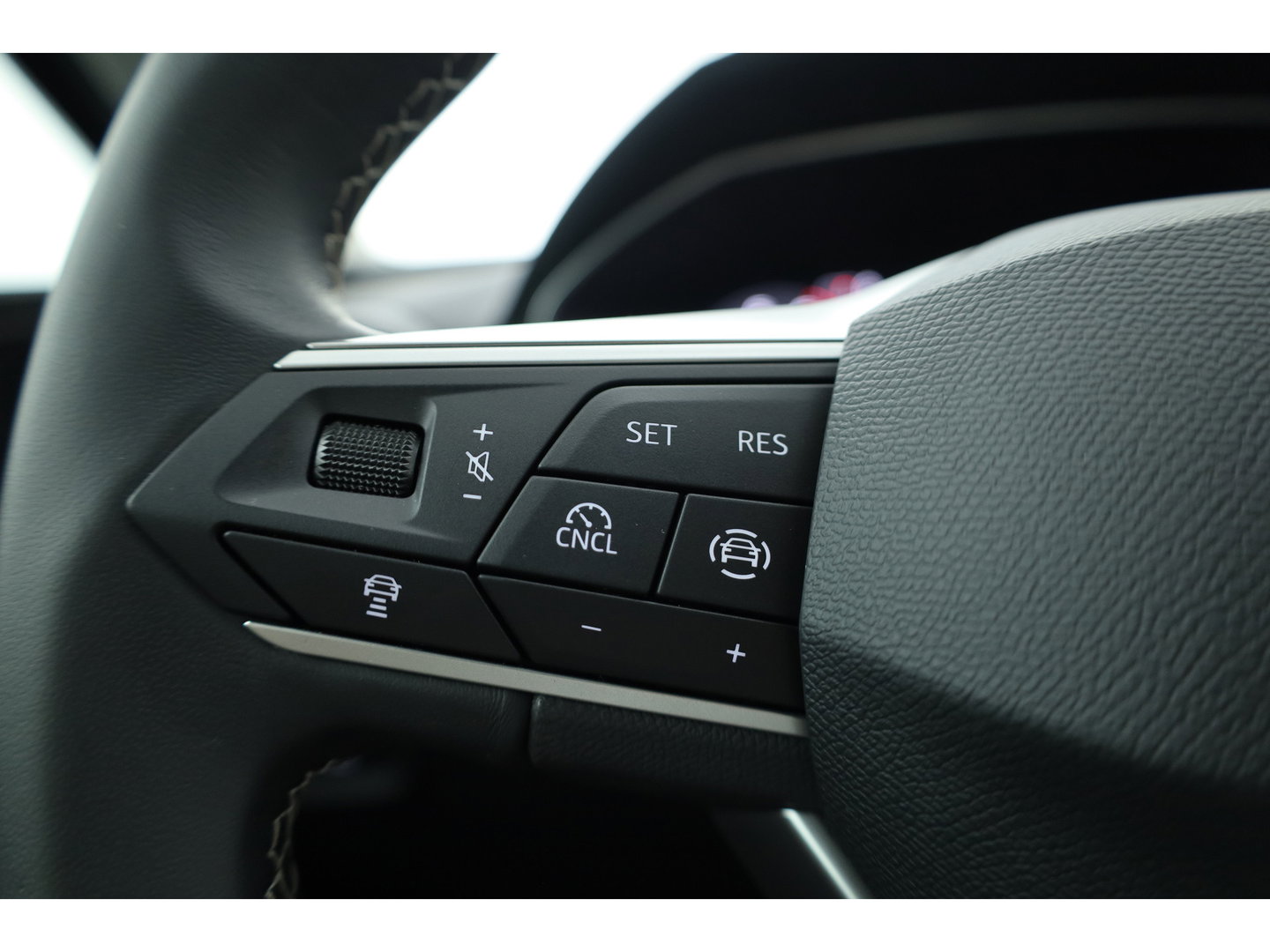 SEAT Leon Sportstourer 1.5 TSI e-Hybrid Style Business Intense | Rijklaar | 102.1%SOH | Dig. Cockpit | Adapt. Cruise | Stoel-Stuurverw. | Camera+PDC | Keyless | NAV+App.Connect | Elek. Klep | 17'' V