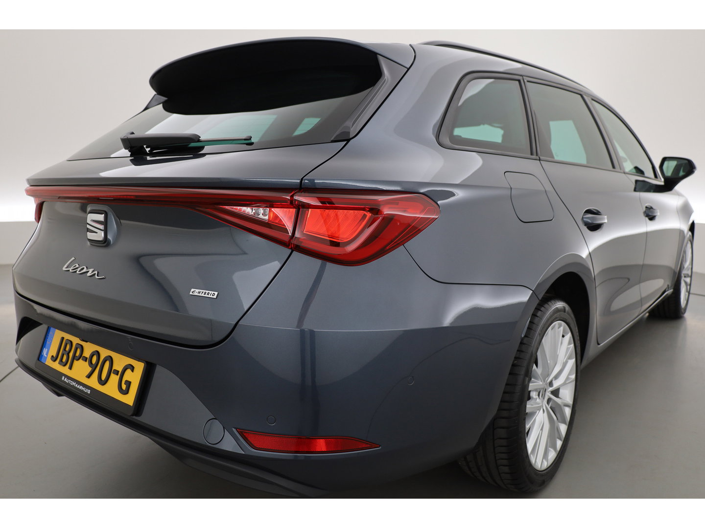 SEAT Leon Sportstourer 1.5 TSI e-Hybrid Style Business Intense | Rijklaar | 102.1%SOH | Dig. Cockpit | Adapt. Cruise | Stoel-Stuurverw. | Camera+PDC | Keyless | NAV+App.Connect | Elek. Klep | 17'' V