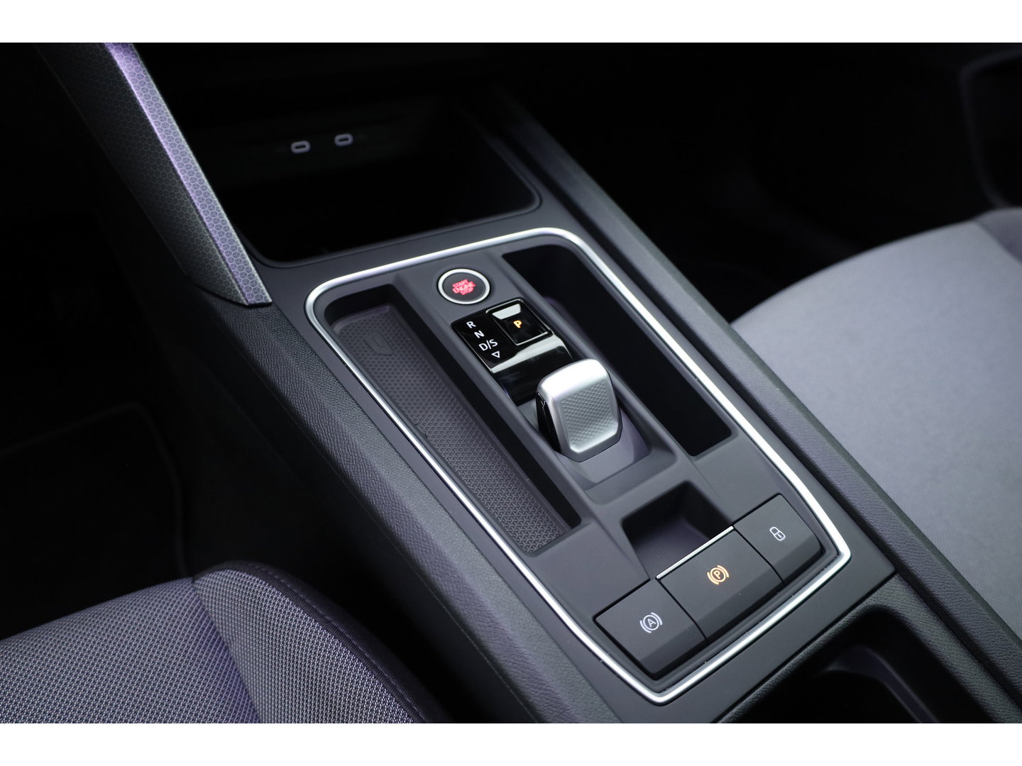 SEAT Leon Sportstourer 1.5 TSI e-Hybrid Style Business Intense | Rijklaar | 102.1%SOH | Dig. Cockpit | Adapt. Cruise | Stoel-Stuurverw. | Camera+PDC | Keyless | NAV+App.Connect | Elek. Klep | 17'' V