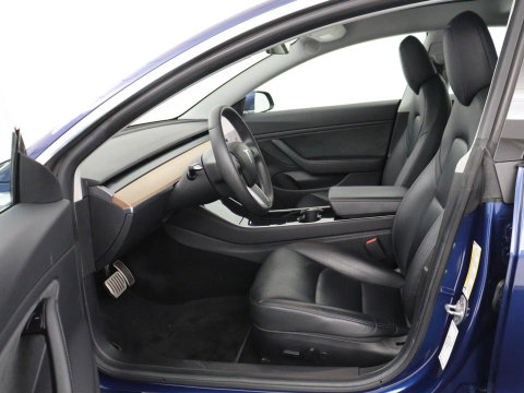Tesla Model 3 Performance AWD 75 kWh | Traffic-Aware Cruise control | Leder | Lichtmetaal 20'' | Achterbank verwarming | Park assist | Climate control