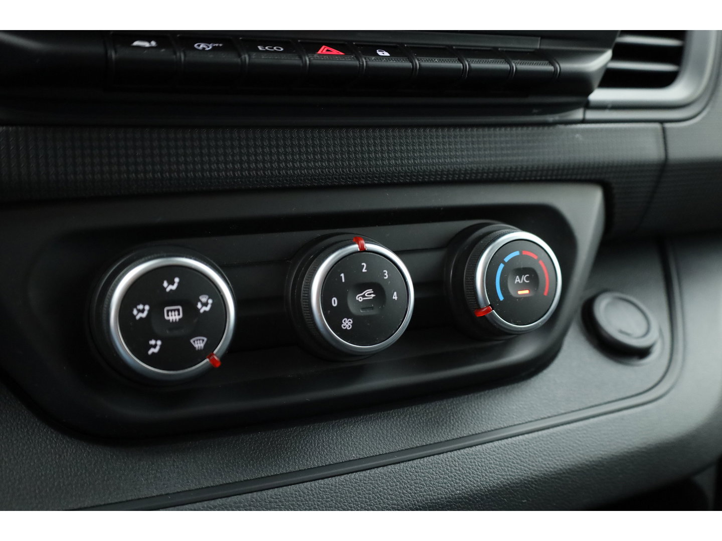 Renault Trafic 2.0 dCi 130pk L2H1 Work Edition | Airco | Cruise | Trekhaak | Zwart met.