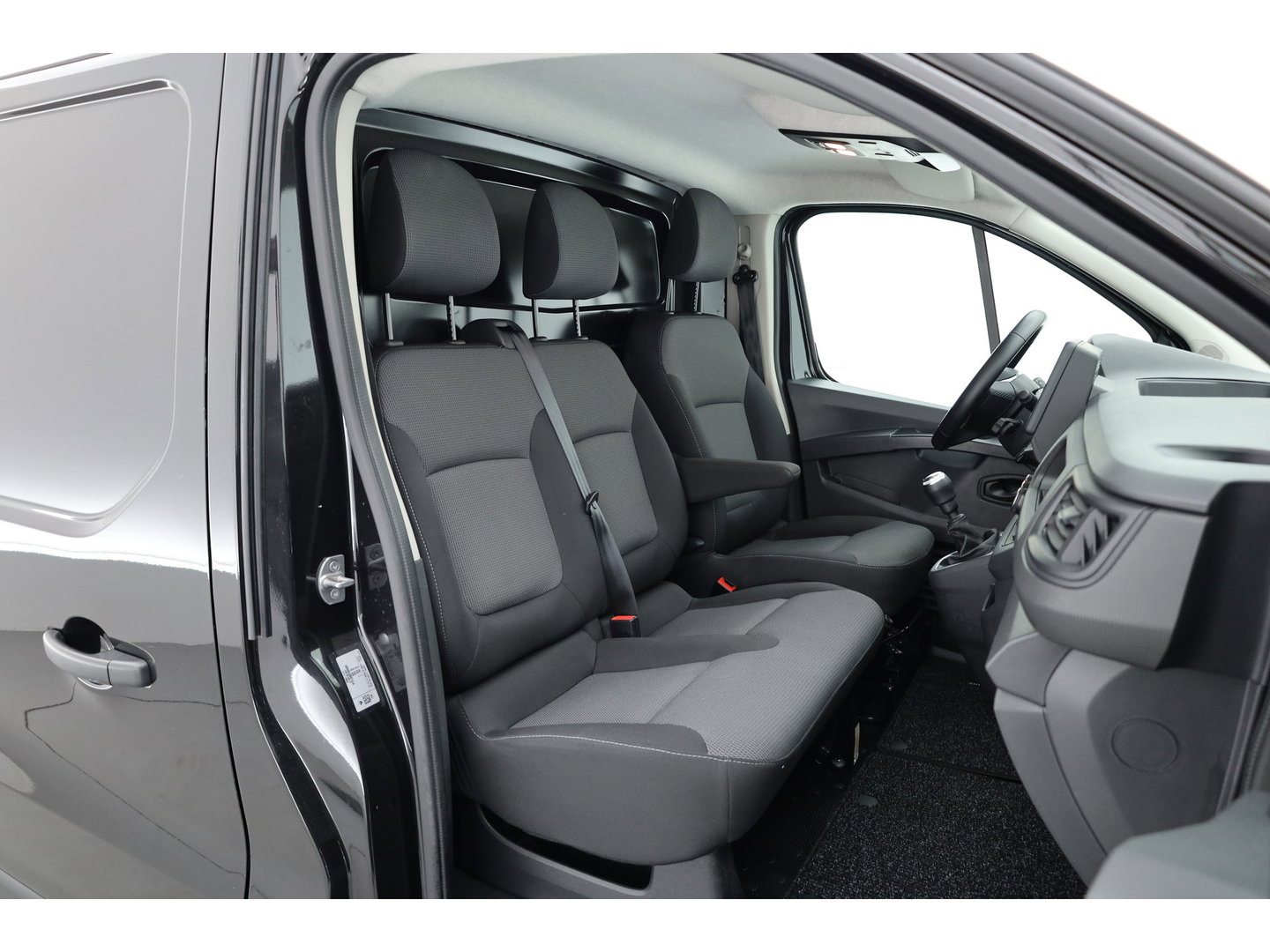 Renault Trafic 2.0 dCi 130pk L2H1 Work Edition | Airco | Cruise | Trekhaak | Zwart met.