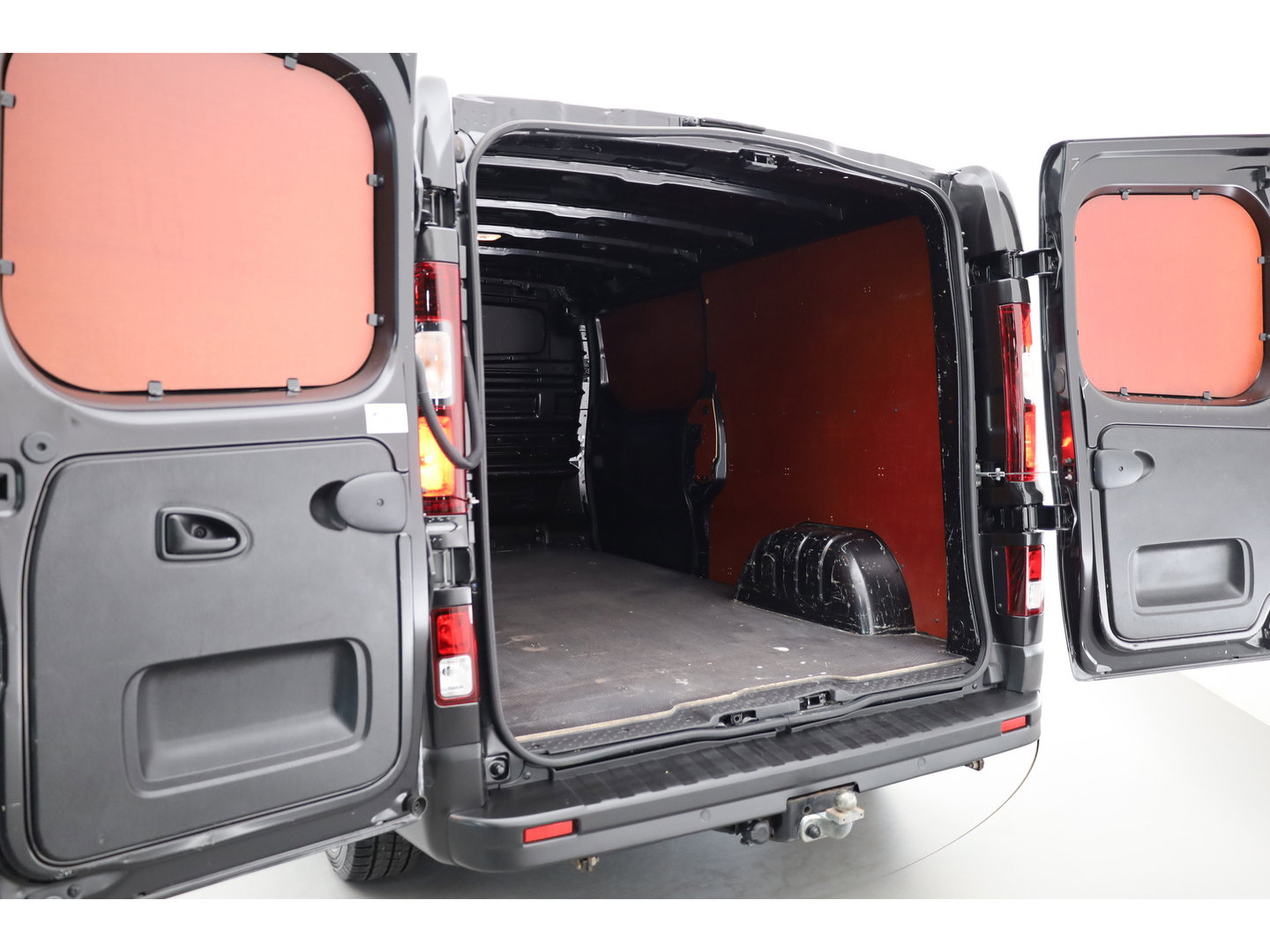 Renault Trafic 2.0 dCi 130pk L2H1 Work Edition | Airco | Cruise | Trekhaak | Zwart met.