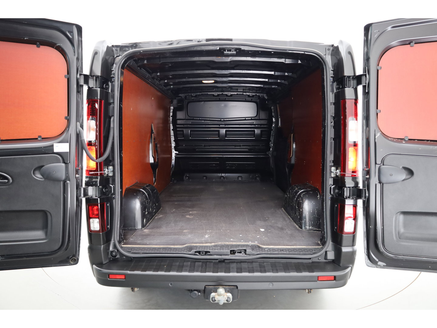 Renault Trafic 2.0 dCi 130pk L2H1 Work Edition | Airco | Cruise | Trekhaak | Zwart met.