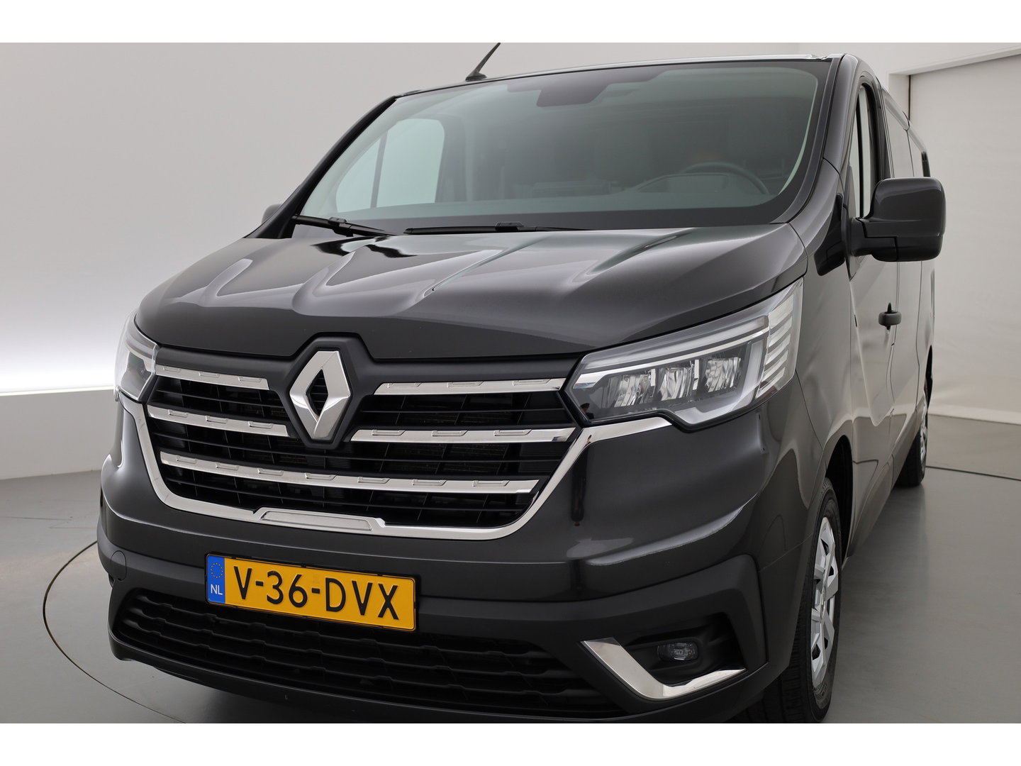 Renault Trafic 2.0 dCi 130pk L2H1 Work Edition | Airco | Cruise | Trekhaak | Zwart met.