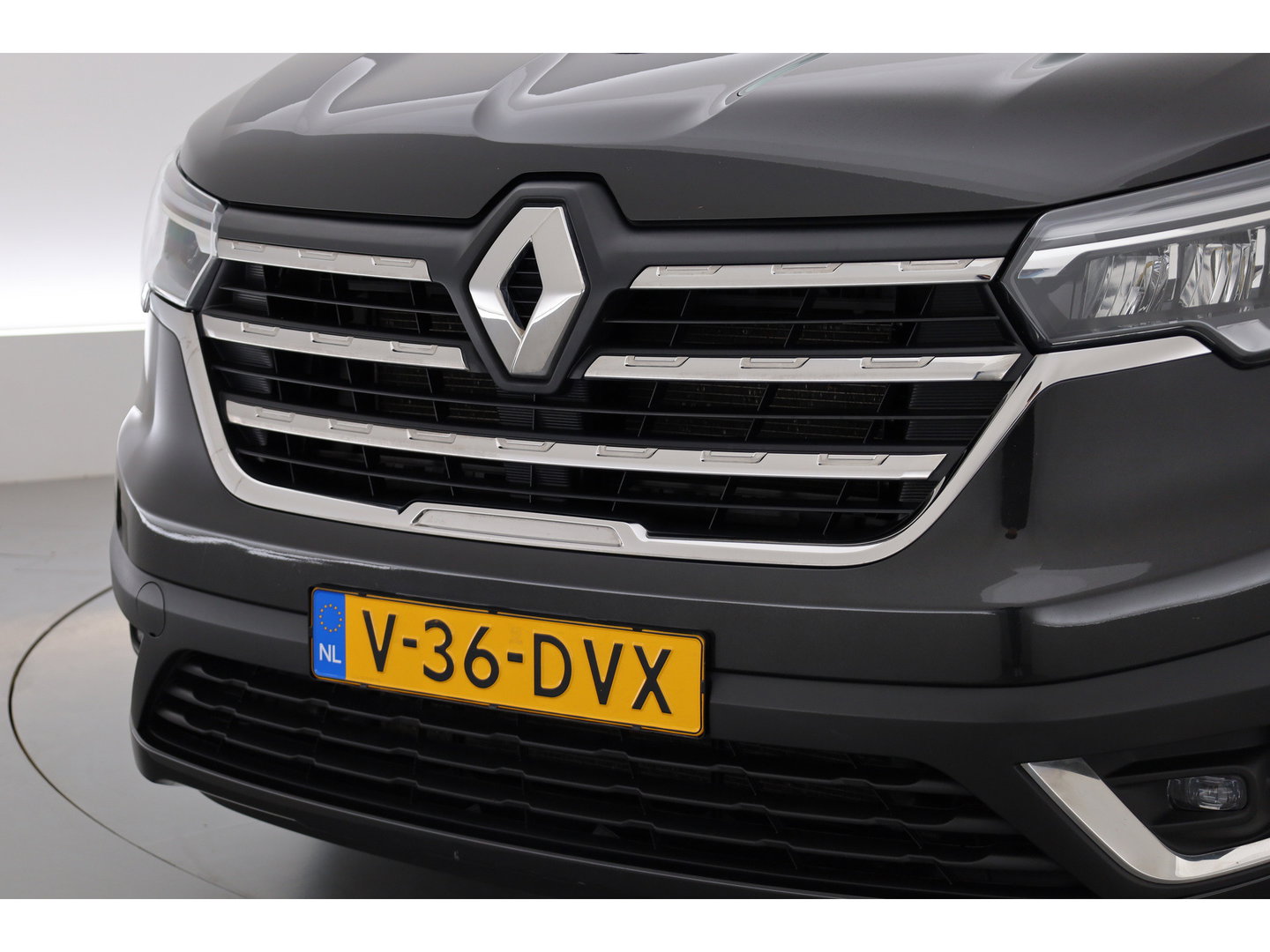 Renault Trafic 2.0 dCi 130pk L2H1 Work Edition | Airco | Cruise | Trekhaak | Zwart met.