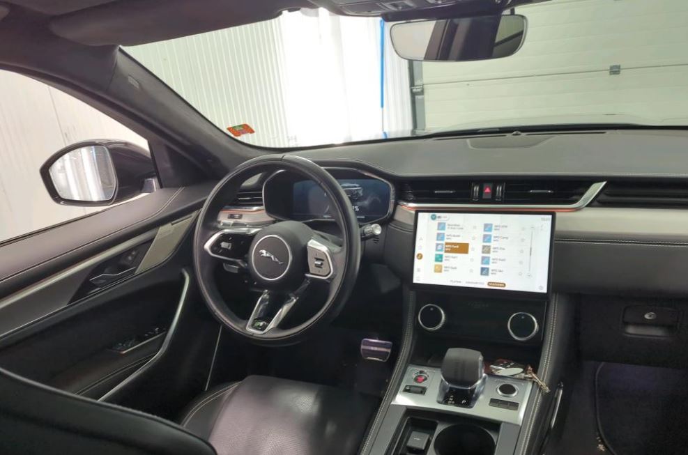 Jaguar F-PACE
