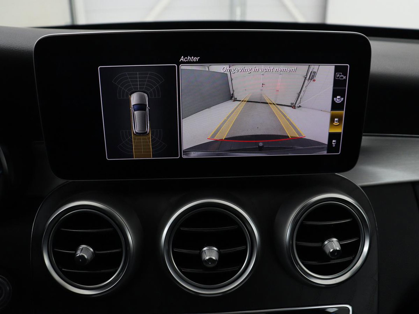 Mercedes-Benz C-Klasse Estate 180 Business Solution AMG | Panoramadak | Trekhaak | Leder/alcantara | Stoelverwarming | Virtual dashboard | Camera | Park assist | Carplay | Full LED