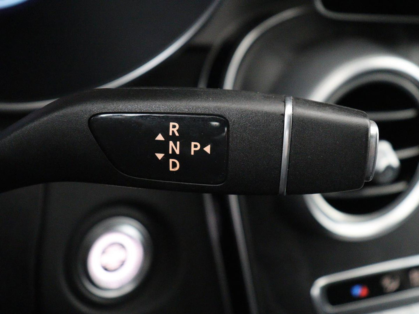 Mercedes-Benz C-Klasse Estate 180 Business Solution AMG | Panoramadak | Trekhaak | Leder/alcantara | Stoelverwarming | Virtual dashboard | Camera | Park assist | Carplay | Full LED