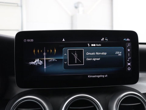Mercedes-Benz C-Klasse Estate 180 Business Solution AMG | Panoramadak | Trekhaak | Leder/alcantara | Stoelverwarming | Virtual dashboard | Camera | Park assist | Carplay | Full LED