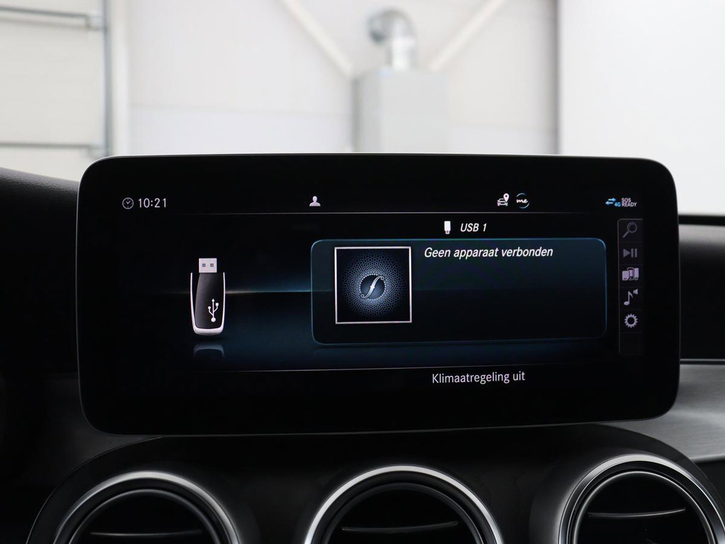 Mercedes-Benz C-Klasse Estate 180 Business Solution AMG | Panoramadak | Trekhaak | Leder/alcantara | Stoelverwarming | Virtual dashboard | Camera | Park assist | Carplay | Full LED