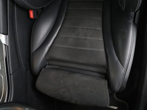 Mercedes-Benz C-Klasse Estate 180 Business Solution AMG | Panoramadak | Trekhaak | Leder/alcantara | Stoelverwarming | Virtual dashboard | Camera | Park assist | Carplay | Full LED