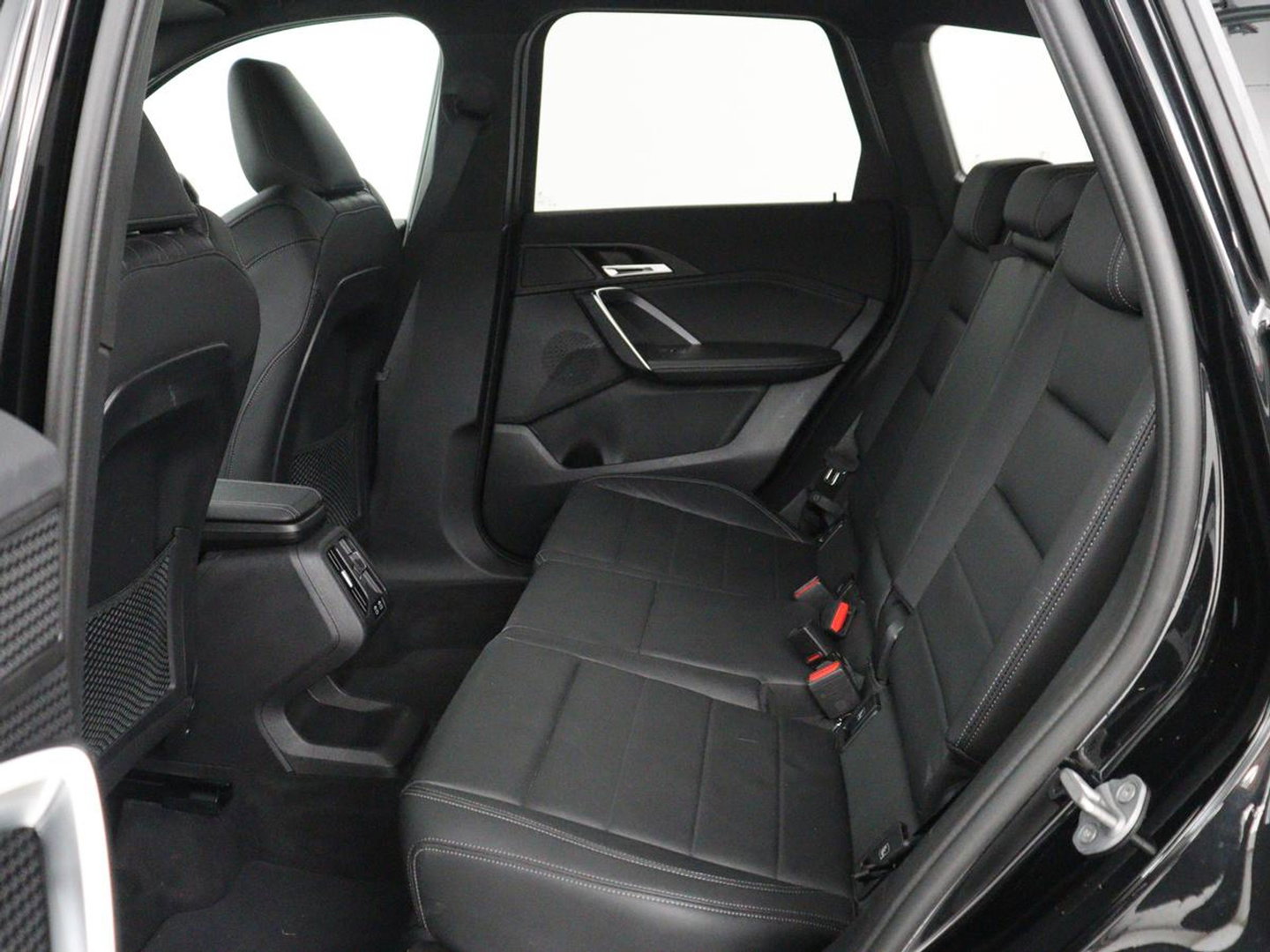 BMW X1 xDrive23i M-sport | Trekhaak | Leder | Head-up | 360 camera | Carplay | Stoelverwarming | Cruise control | Sfeerverlichting | Climate control | Full LED