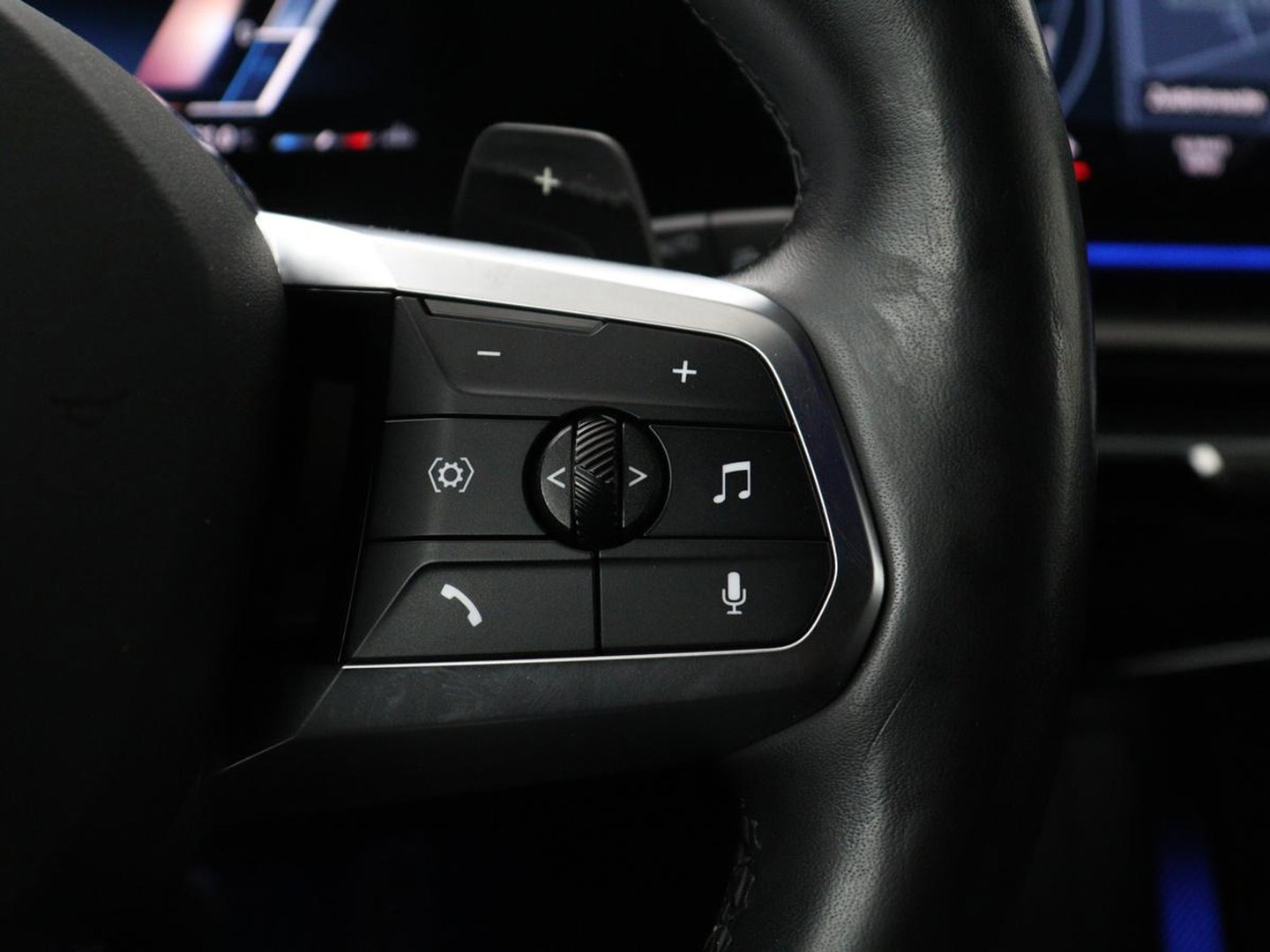 BMW X1 xDrive23i M-sport | Trekhaak | Leder | Head-up | 360 camera | Carplay | Stoelverwarming | Cruise control | Sfeerverlichting | Climate control | Full LED