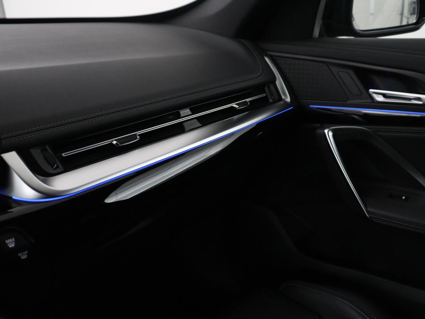 BMW X1 xDrive23i M-sport | Trekhaak | Leder | Head-up | 360 camera | Carplay | Stoelverwarming | Cruise control | Sfeerverlichting | Climate control | Full LED
