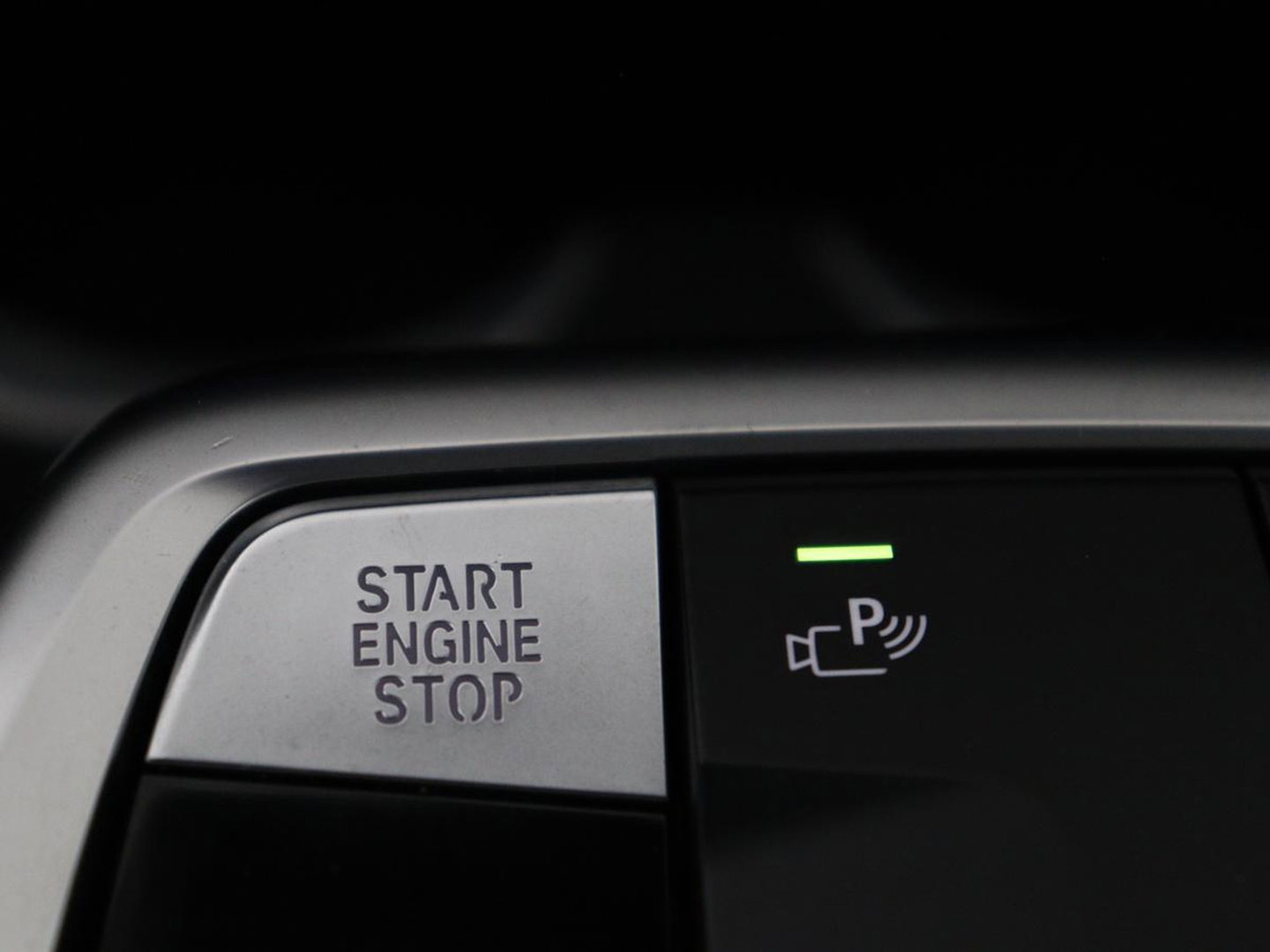 BMW X1 xDrive23i M-sport | Trekhaak | Leder | Head-up | 360 camera | Carplay | Stoelverwarming | Cruise control | Sfeerverlichting | Climate control | Full LED