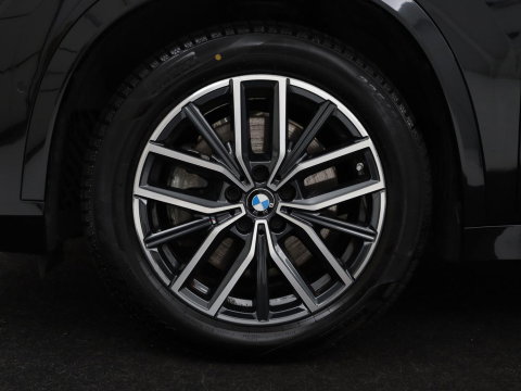 BMW X1 xDrive23i M-sport | Trekhaak | Leder | Head-up | 360 camera | Carplay | Stoelverwarming | Cruise control | Sfeerverlichting | Climate control | Full LED