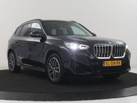 BMW X1 xDrive23i M-sport | Trekhaak | Leder | Head-up | 360 camera | Carplay | Stoelverwarming | Cruise control | Sfeerverlichting | Climate control | Full LED