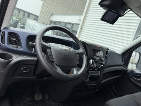 Iveco Daily 35S14 2.3 himatic automaat / euro 6 / bpm vrij / geen tol plicht ! / lease vanaf € 424 / bakwagen met laadklep / climate control / zijdeur / 410 cm L x 210 cm B x 200 cm H