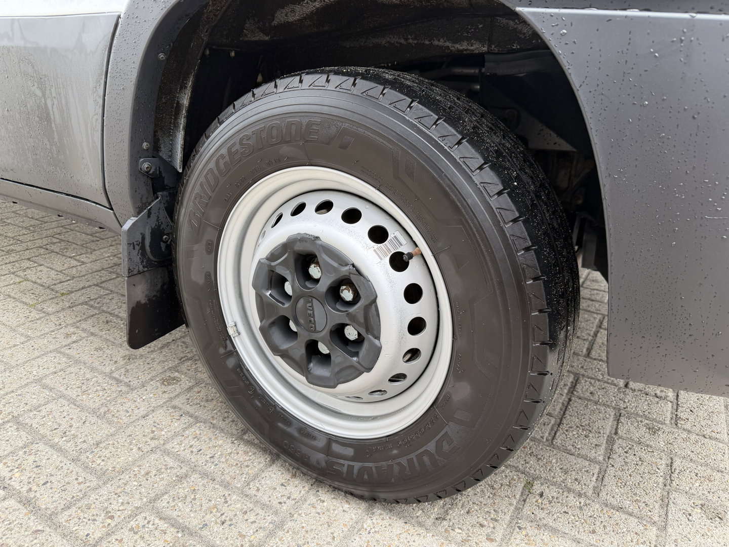 Iveco Daily 35S14 2.3 himatic automaat / euro 6 / bpm vrij / geen tol plicht ! / lease vanaf € 424 / bakwagen met laadklep / climate control / zijdeur / 410 cm L x 210 cm B x 200 cm H