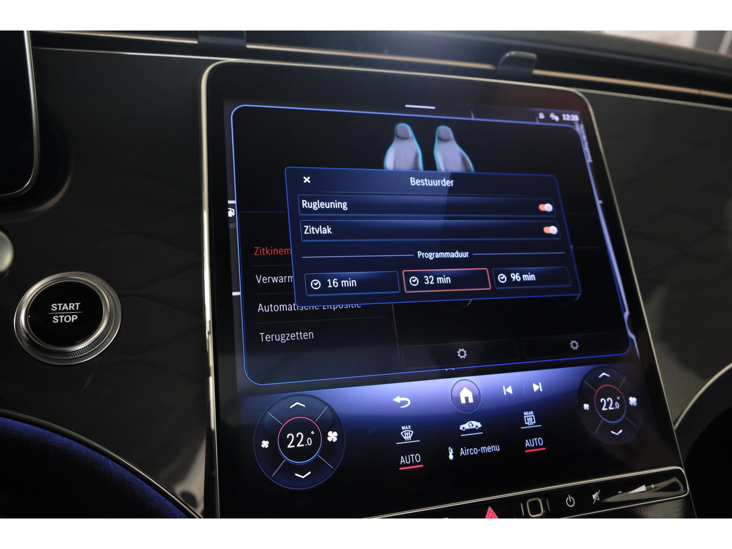 Mercedes-Benz EQE 350+ AMG 292pk 91 kWh Panoramadak Burmester Luchtvering Head-up Carplay BOMVOL!