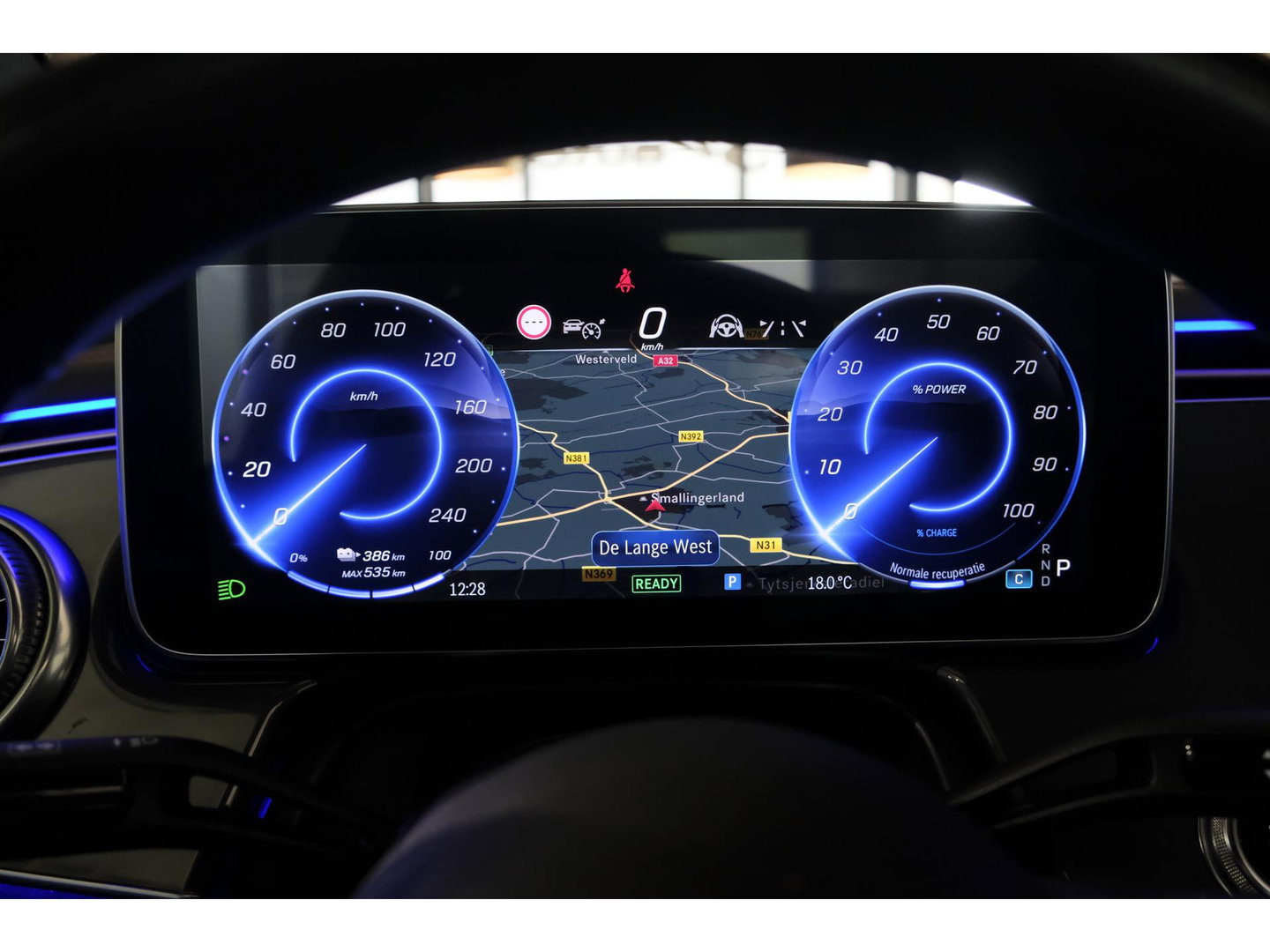 Mercedes-Benz EQE 350+ AMG 292pk 91 kWh Panoramadak Burmester Luchtvering Head-up Carplay BOMVOL!