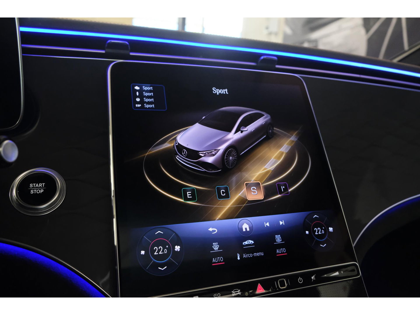 Mercedes-Benz EQE 350+ AMG 292pk 91 kWh Panoramadak Burmester Luchtvering Head-up Carplay BOMVOL!