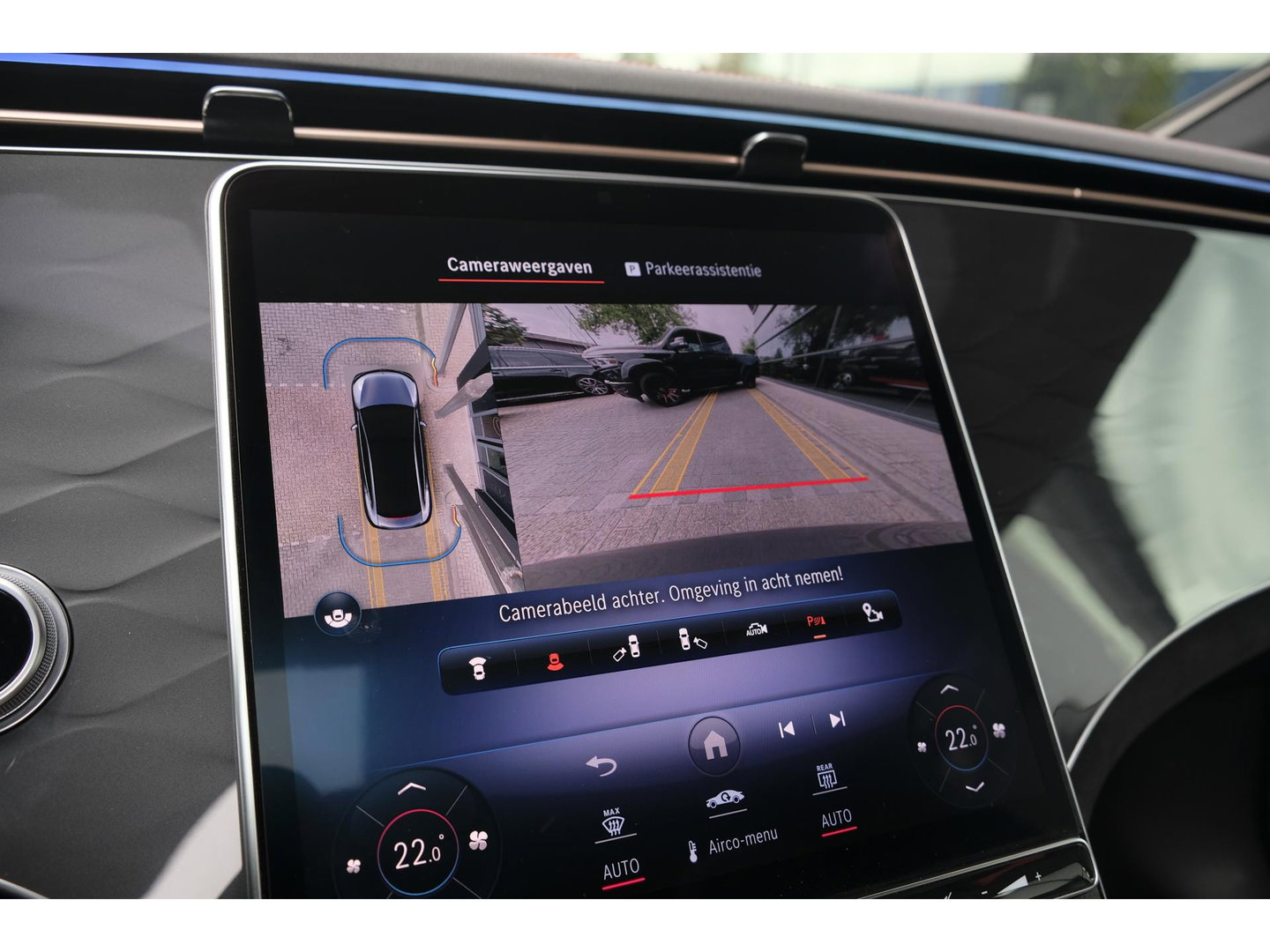 Mercedes-Benz EQE 350+ AMG 292pk 91 kWh Panoramadak Burmester Luchtvering Head-up Carplay BOMVOL!