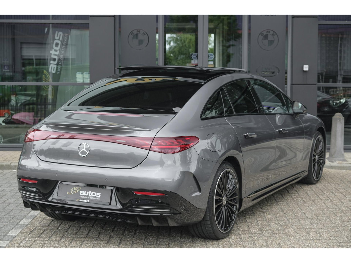 Mercedes-Benz EQE 350+ AMG 292pk 91 kWh Panoramadak Burmester Luchtvering Head-up Carplay BOMVOL!