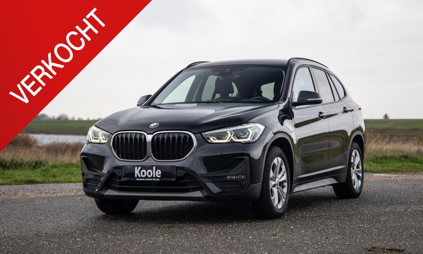 BMW X1 xDrive25e Executive CAMERA / CARPLAY / HEAD UP DISPLAY / LEDER / LED / CRUISE CONTROLE / STOELVERWARMING