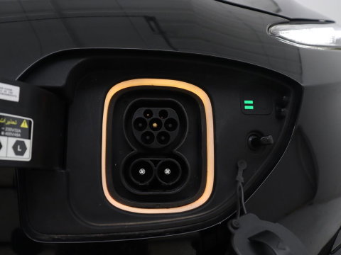 Hyundai KONA EV Premium 64 KWh | SOH 96.2% | Leder | Trekhaak | Head-up | Stoelventilatie | Stuur/stoel verwarming | Adaptive cruise | Camera | Park assist | Carplay | Dodehoek detectie | Krell sound |