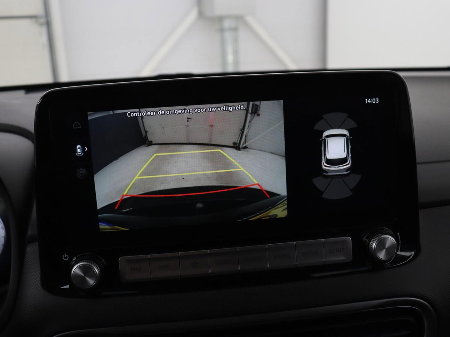 Hyundai KONA EV Premium 64 KWh | SOH 96.2% | Leder | Trekhaak | Head-up | Stoelventilatie | Stuur/stoel verwarming | Adaptive cruise | Camera | Park assist | Carplay | Dodehoek detectie | Krell sound |