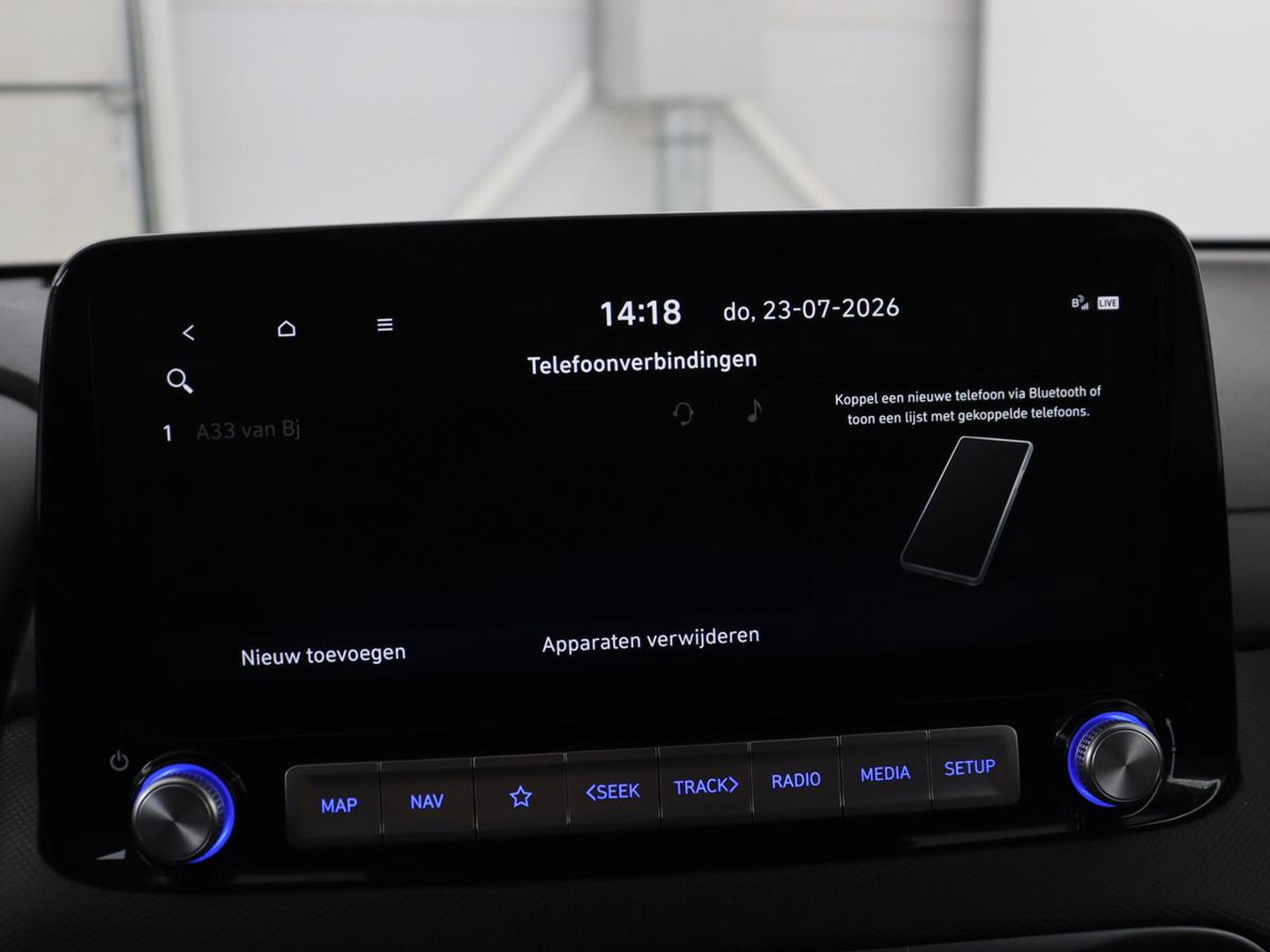 Hyundai KONA EV Premium 64 KWh | SOH 96.2% | Leder | Trekhaak | Head-up | Stoelventilatie | Stuur/stoel verwarming | Adaptive cruise | Camera | Park assist | Carplay | Dodehoek detectie | Krell sound |