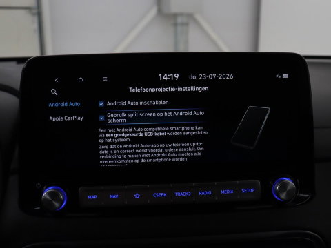 Hyundai KONA EV Premium 64 KWh | SOH 96.2% | Leder | Trekhaak | Head-up | Stoelventilatie | Stuur/stoel verwarming | Adaptive cruise | Camera | Park assist | Carplay | Dodehoek detectie | Krell sound |