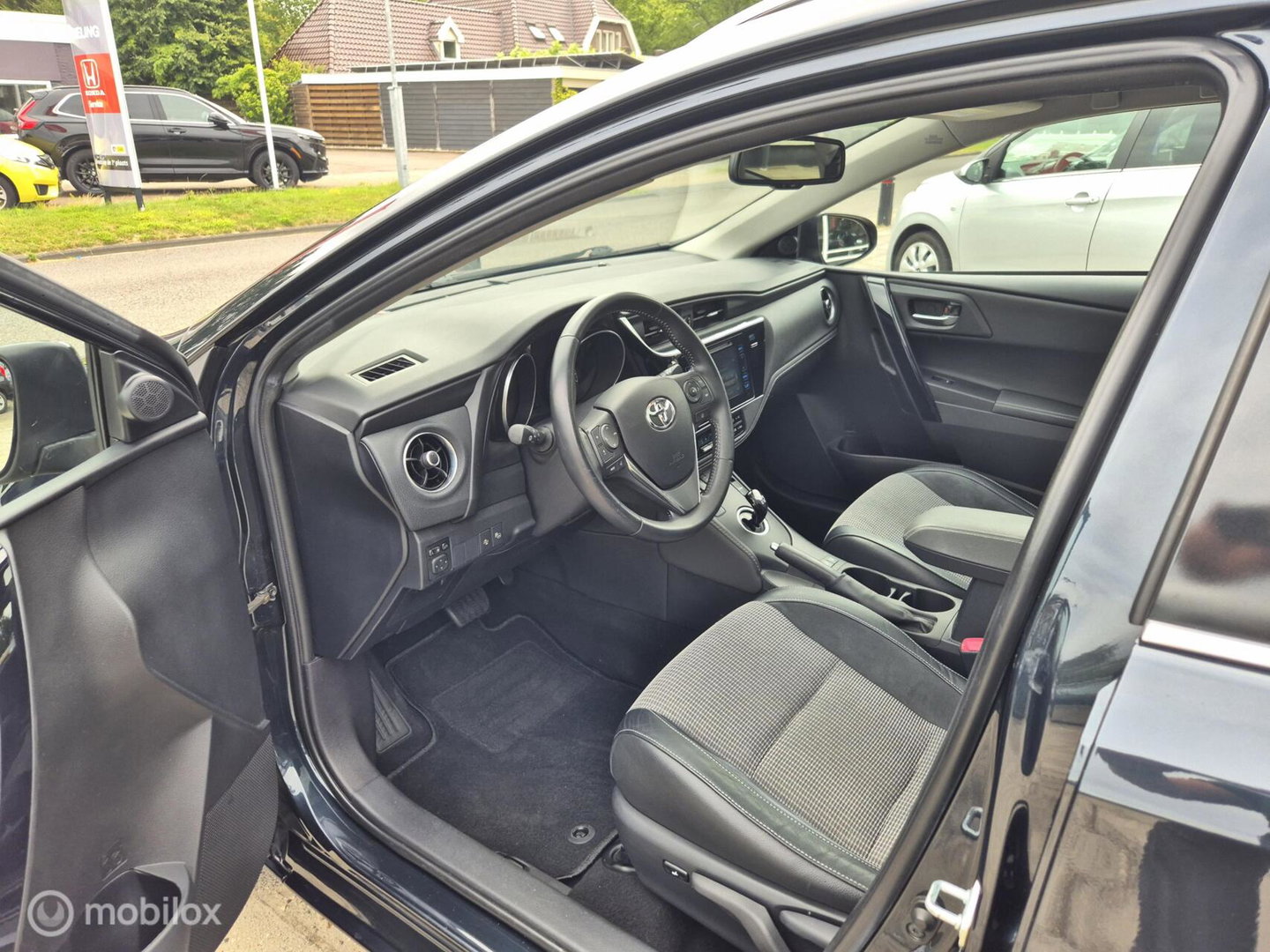 Toyota Auris 1.8 Hybrid Lease-pro, Pano,Navi, Camera,Clima