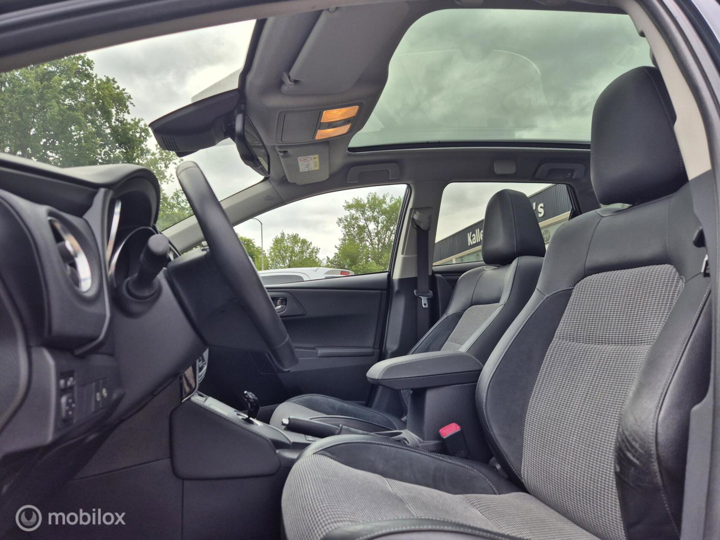 Toyota Auris 1.8 Hybrid Lease-pro, Pano,Navi, Camera,Clima