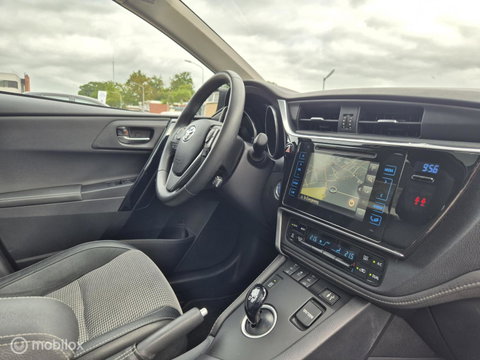 Toyota Auris 1.8 Hybrid Lease-pro, Pano,Navi, Camera,Clima