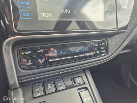 Toyota Auris 1.8 Hybrid Lease-pro, Pano,Navi, Camera,Clima