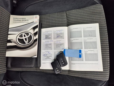 Toyota Auris 1.8 Hybrid Lease-pro, Pano,Navi, Camera,Clima