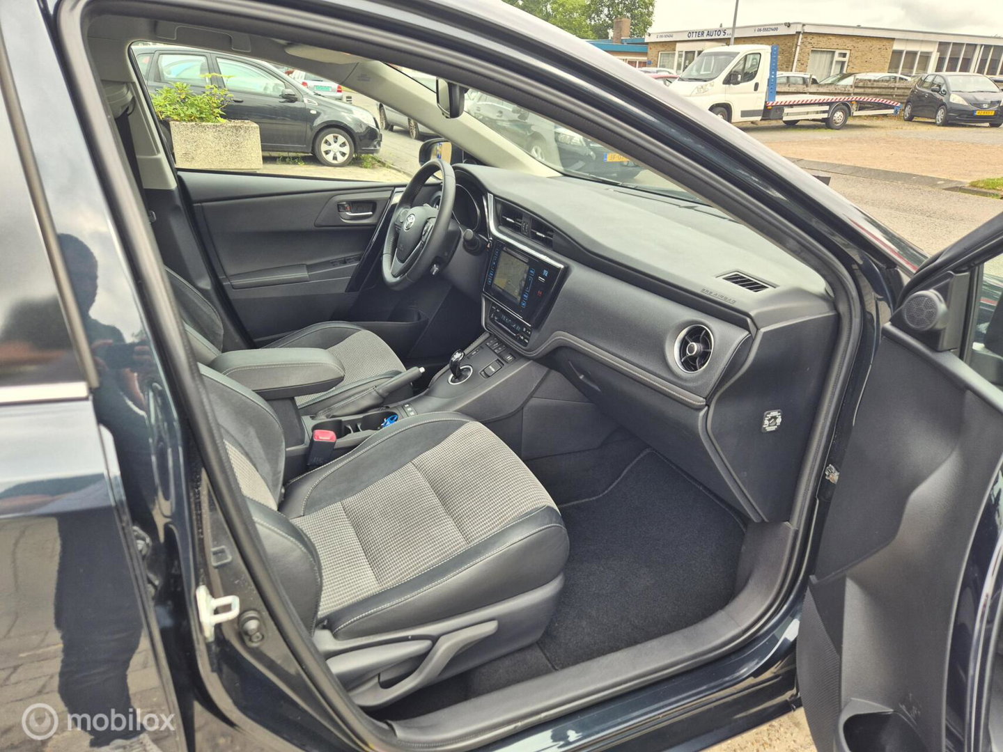 Toyota Auris 1.8 Hybrid Lease-pro, Pano,Navi, Camera,Clima