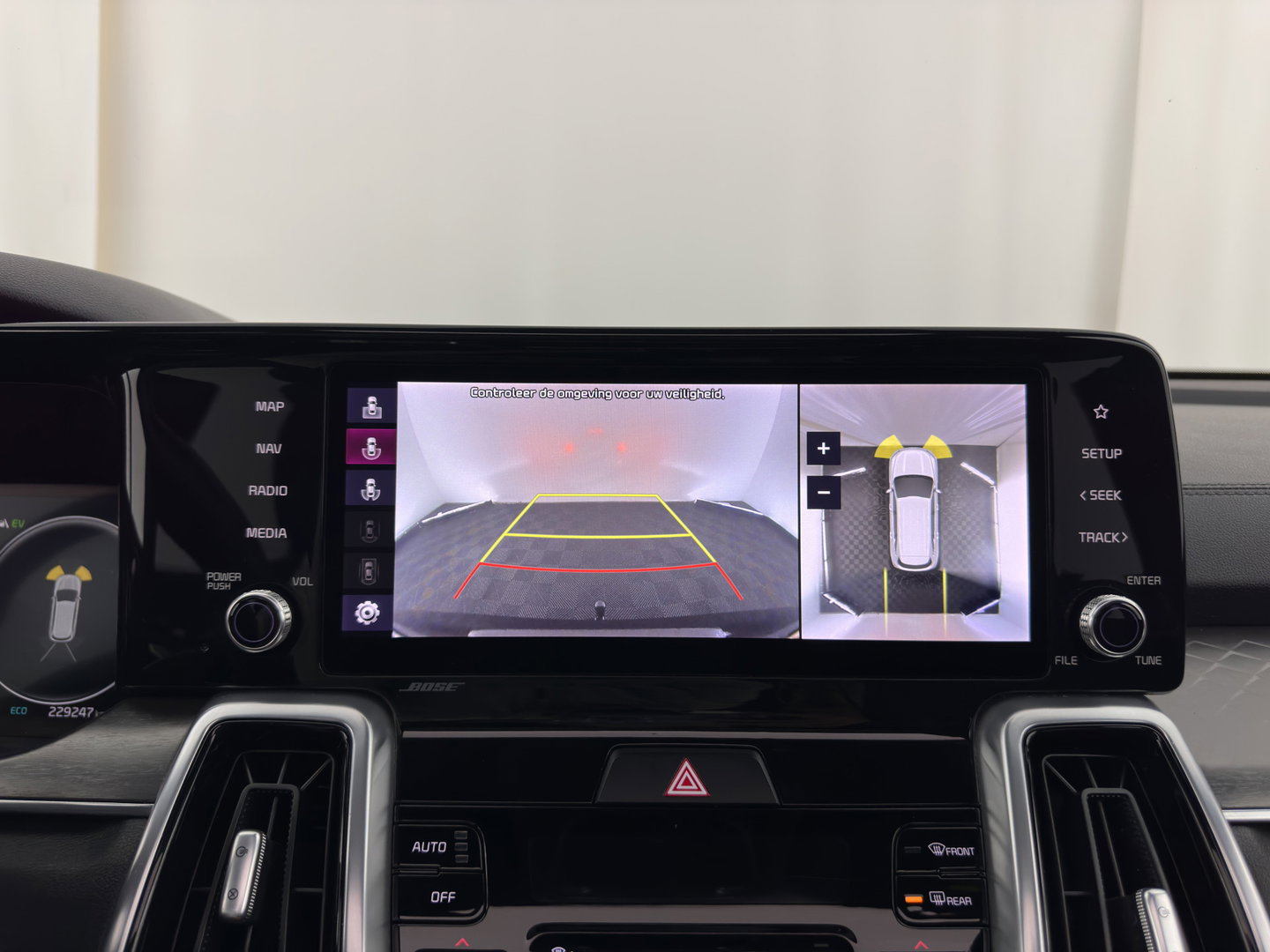 Kia Sorento 1.6 T-GDI Plug-in Hybrid 4WD ExecutiveLine [ 7-Pers. ] (Plug-in) (INCL.BTW) *PANO | HEAD-UP | LEATHER | MEMORY-PACK | TOP-VIEW | FULL-LED | BLINDSPOT | ADAPTIVE-CRUISE | HEATED-COMFORTSEATS | BOSE-SOUND | KEYLESS | DIGI-COCKPIT | PRIVACY-GLASS | AMBIENT-L