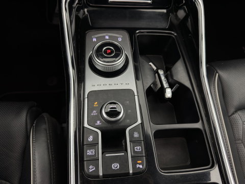 Kia Sorento 1.6 T-GDI Plug-in Hybrid 4WD ExecutiveLine [ 7-Pers. ] (Plug-in) (INCL.BTW) *PANO | HEAD-UP | LEATHER | MEMORY-PACK | TOP-VIEW | FULL-LED | BLINDSPOT | ADAPTIVE-CRUISE | HEATED-COMFORTSEATS | BOSE-SOUND | KEYLESS | DIGI-COCKPIT | PRIVACY-GLASS | AMBIENT-L