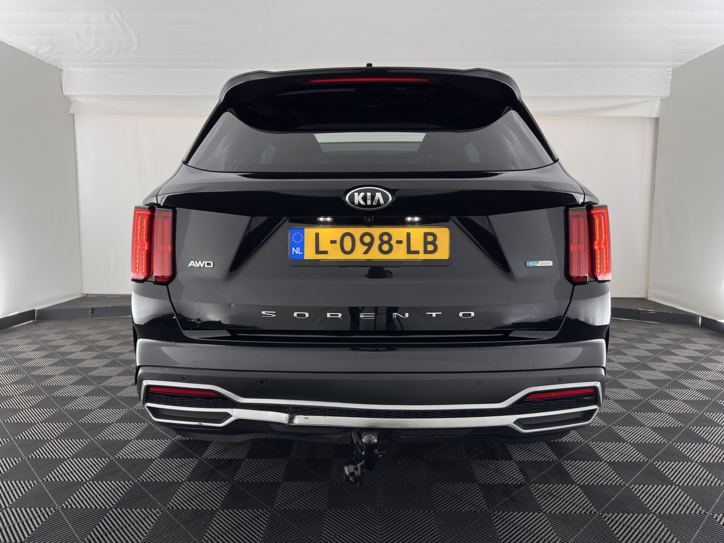 Kia Sorento 1.6 T-GDI Plug-in Hybrid 4WD ExecutiveLine [ 7-Pers. ] (Plug-in) (INCL.BTW) *PANO | HEAD-UP | LEATHER | MEMORY-PACK | TOP-VIEW | FULL-LED | BLINDSPOT | ADAPTIVE-CRUISE | HEATED-COMFORTSEATS | BOSE-SOUND | KEYLESS | DIGI-COCKPIT | PRIVACY-GLASS | AMBIENT-L