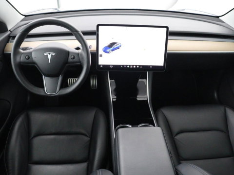 Tesla Model 3 Performance AWD 75 kWh | Traffic-Aware Cruise control | Leder | Lichtmetaal 20'' | Achterbank verwarming | Park assist | Climate control