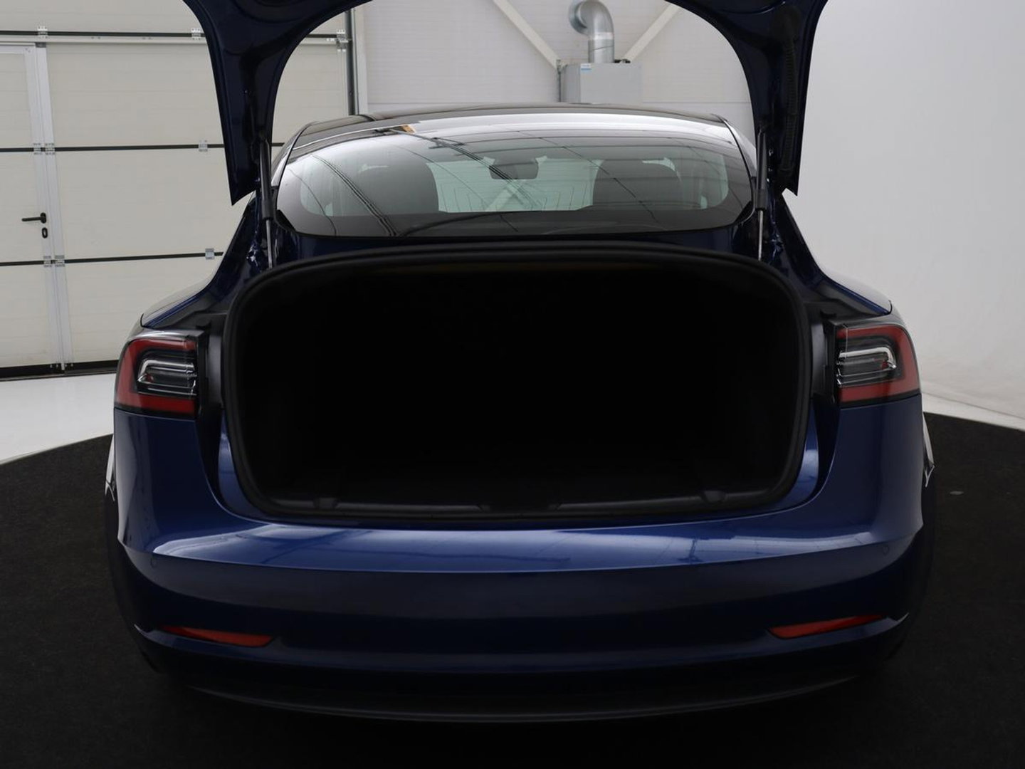 Tesla Model 3 Performance AWD 75 kWh | Traffic-Aware Cruise control | Leder | Lichtmetaal 20'' | Achterbank verwarming | Park assist | Climate control