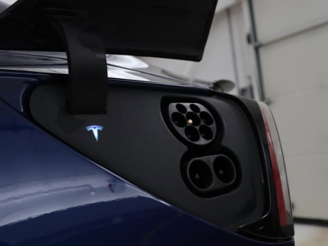 Tesla Model 3 Performance AWD 75 kWh | Traffic-Aware Cruise control | Leder | Lichtmetaal 20'' | Achterbank verwarming | Park assist | Climate control